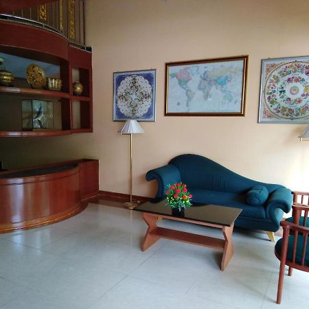 Sara Hotel Labuan Kültér fotó