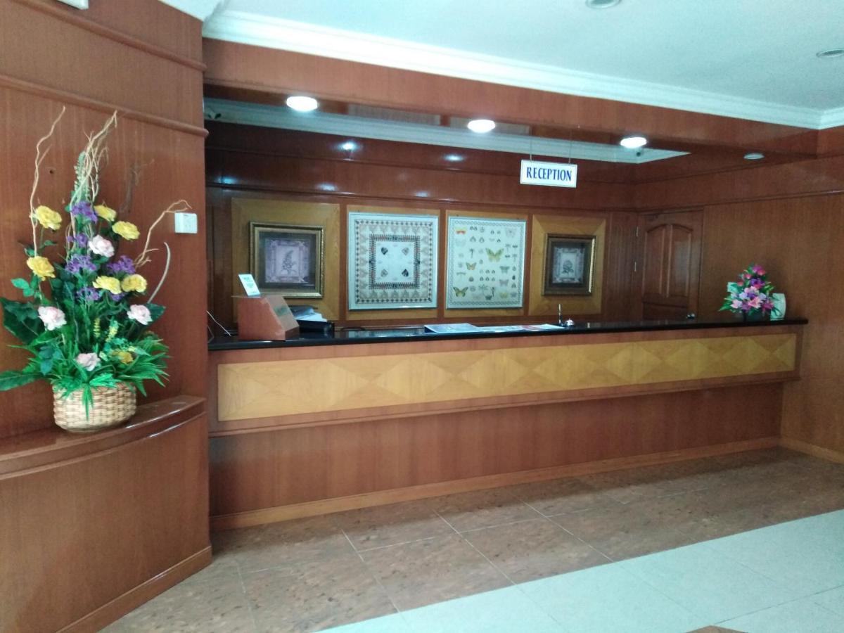 Sara Hotel Labuan Kültér fotó