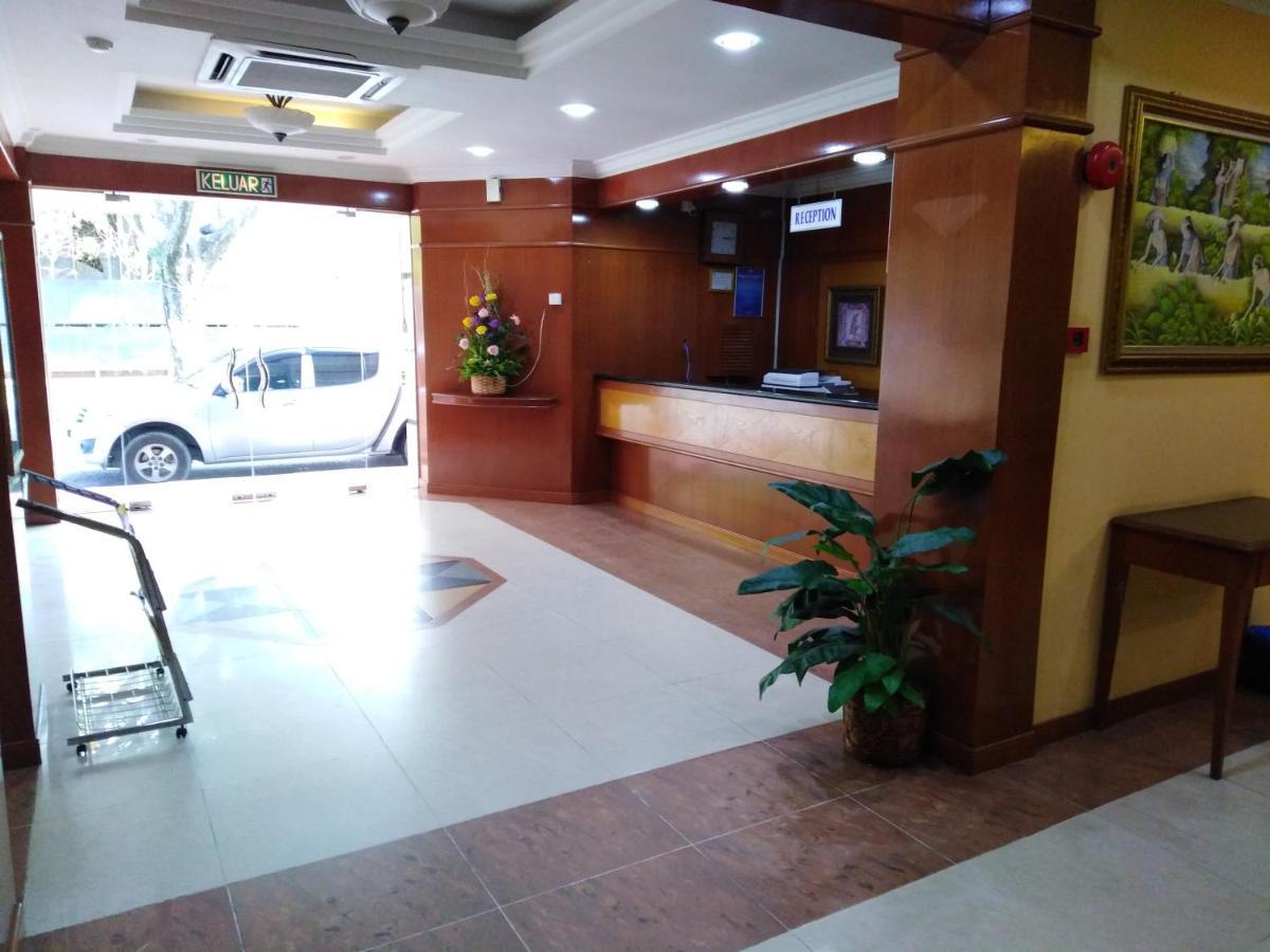 Sara Hotel Labuan Kültér fotó