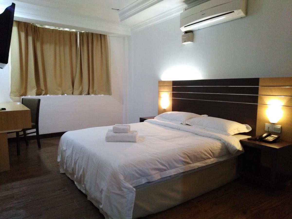 Sara Hotel Labuan Kültér fotó