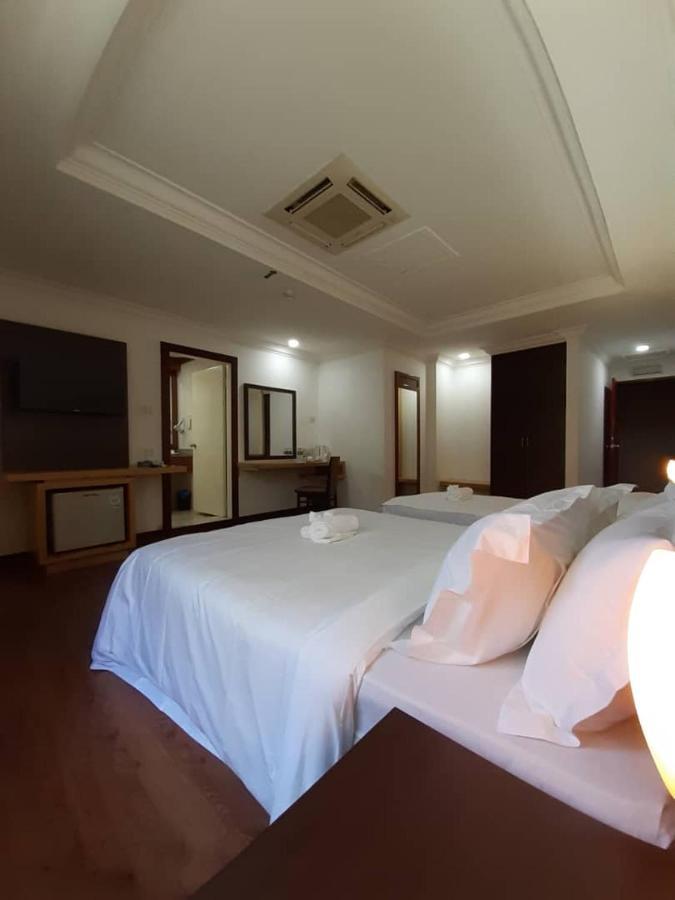 Sara Hotel Labuan Kültér fotó