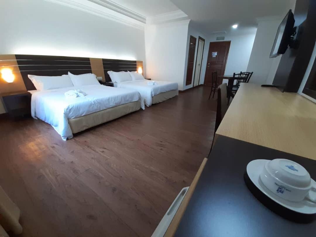 Sara Hotel Labuan Kültér fotó