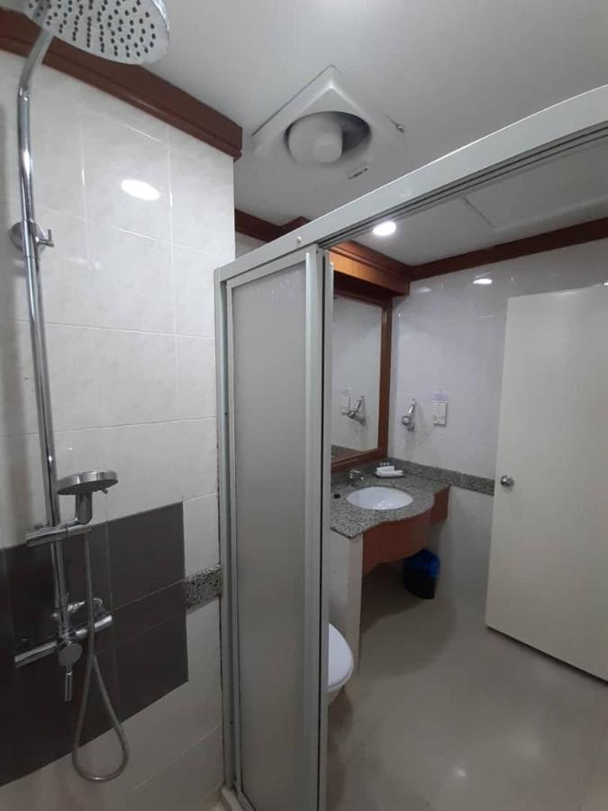 Sara Hotel Labuan Kültér fotó