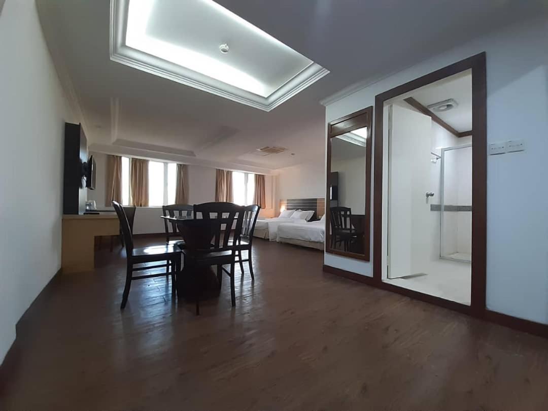 Sara Hotel Labuan Kültér fotó